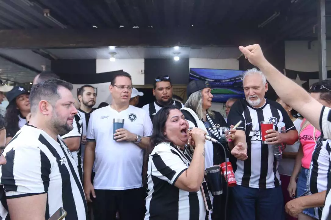 Torcida do Botafogo comemora tricampeonato brasileiro