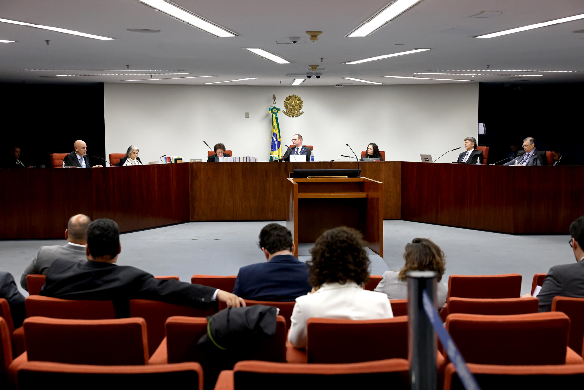 Por unanimidade, STF torna mais sete réus por trama golpista