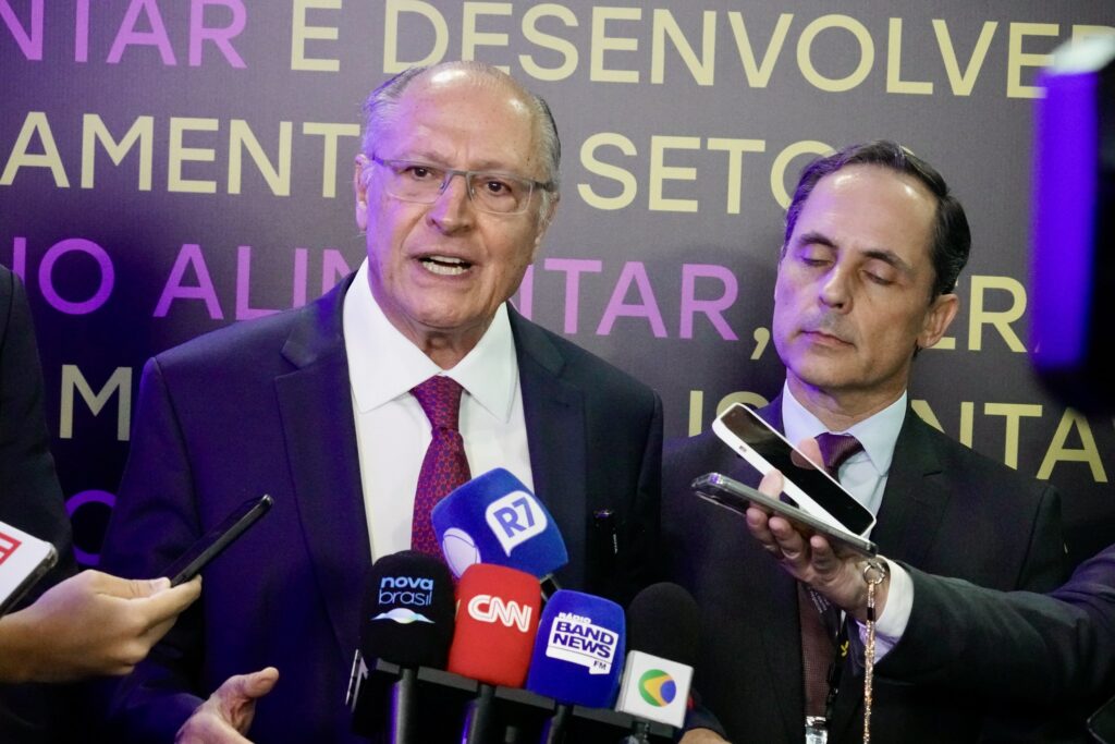 Varejo deve movimentar R$ 16 bilhões, diz Alckmin