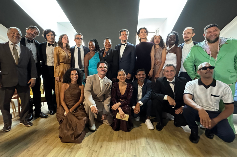 “O Agente Secreto”, de Kleber Mendonça Filho, estreia com 13 minutos de aplausos em Cannes