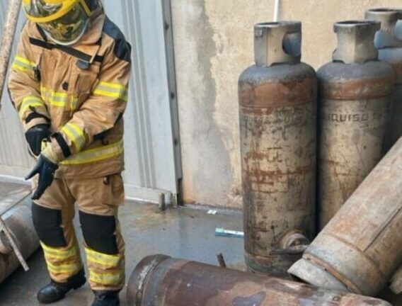 Explosão de cilindro de gás em empresa de balões deixa trabalhador com perna amputada em Goiânia