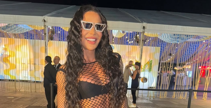 Gracyanne Barbosa surpreende ao “adotar” bebê reborn, mas marca d’água levanta suspeitas