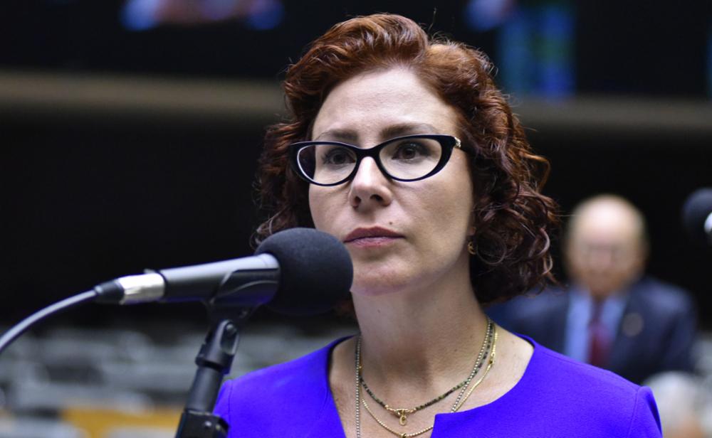 Por unanimidade, STF condena Carla Zambelli a 10 anos de prisão