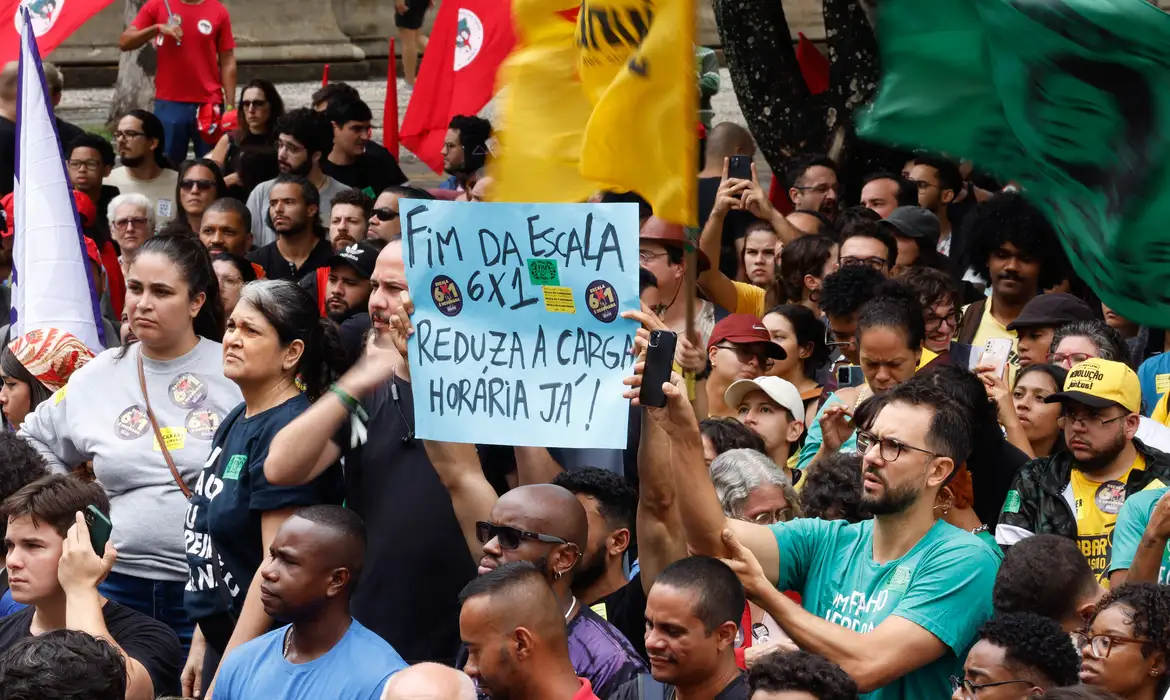 1º de Maio: PEC do Fim da Escala 6×1 continua fora da pauta da Câmara