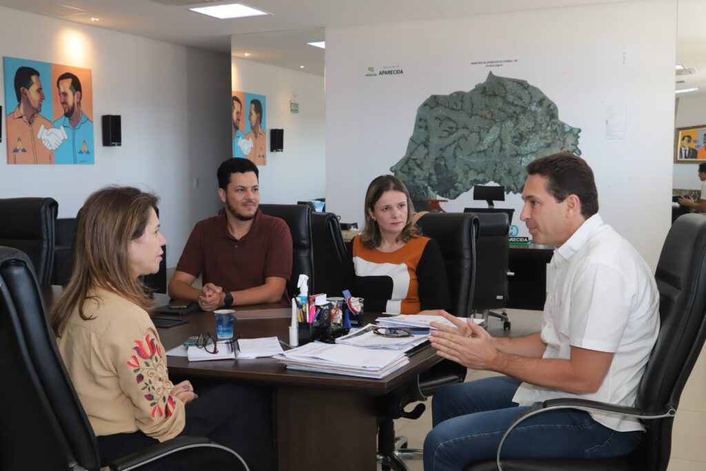 Aparecida de Goiânia celebra acordo com Centro Lemann para melhorar a educação pública