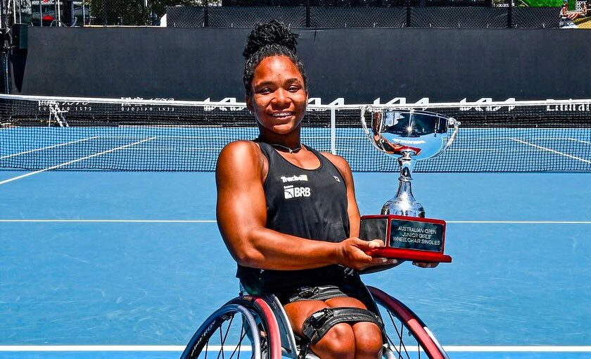 Vitória Miranda é campeã juvenil de simples e duplas em Roland Garros