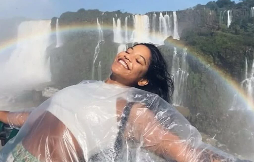 Após 3 dias, Juliana Marins é finalmente resgatada, porem, a jovem já havia morrido