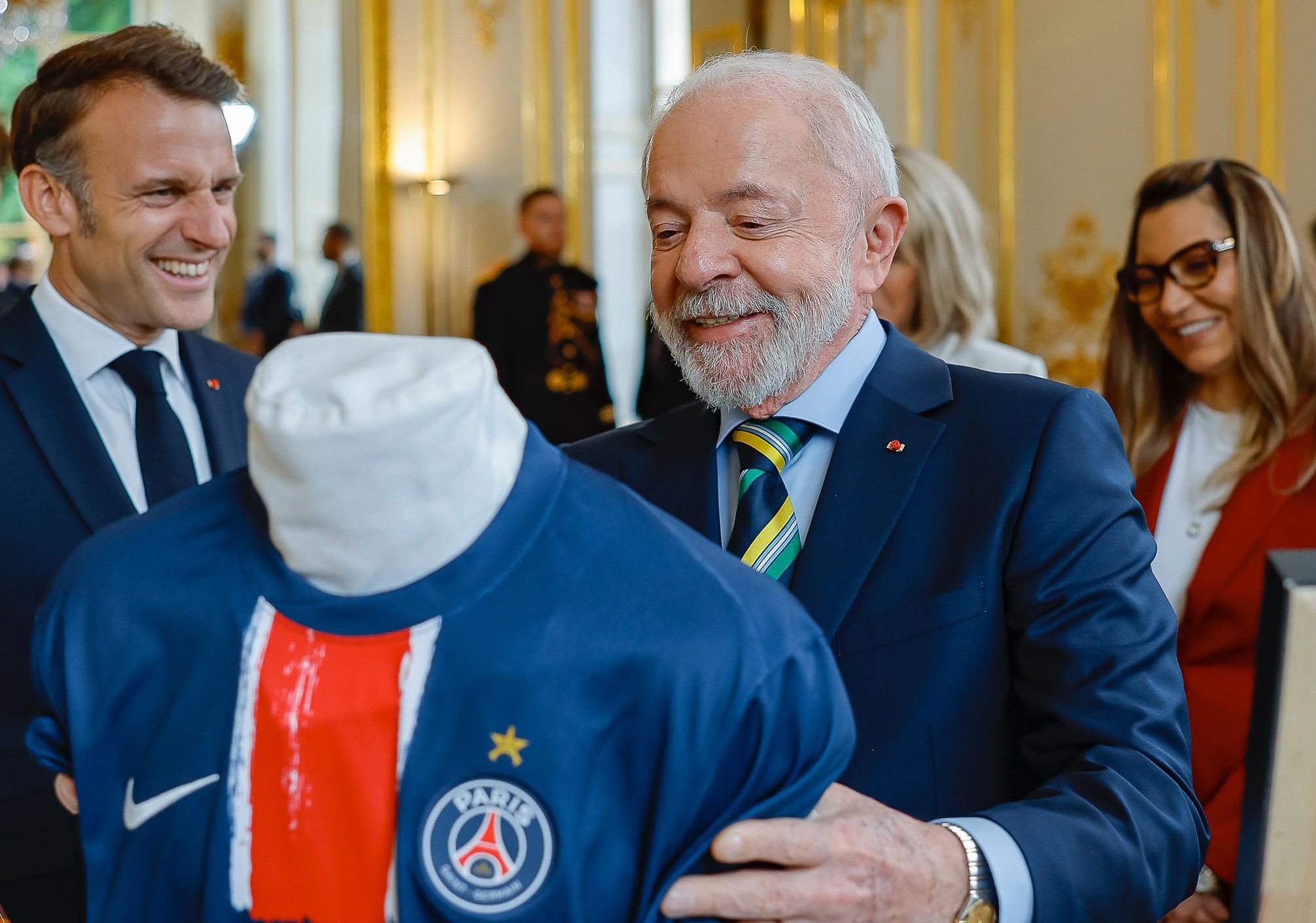 Lula pede que Macron “abra seu coração” para acordo com Mercosul