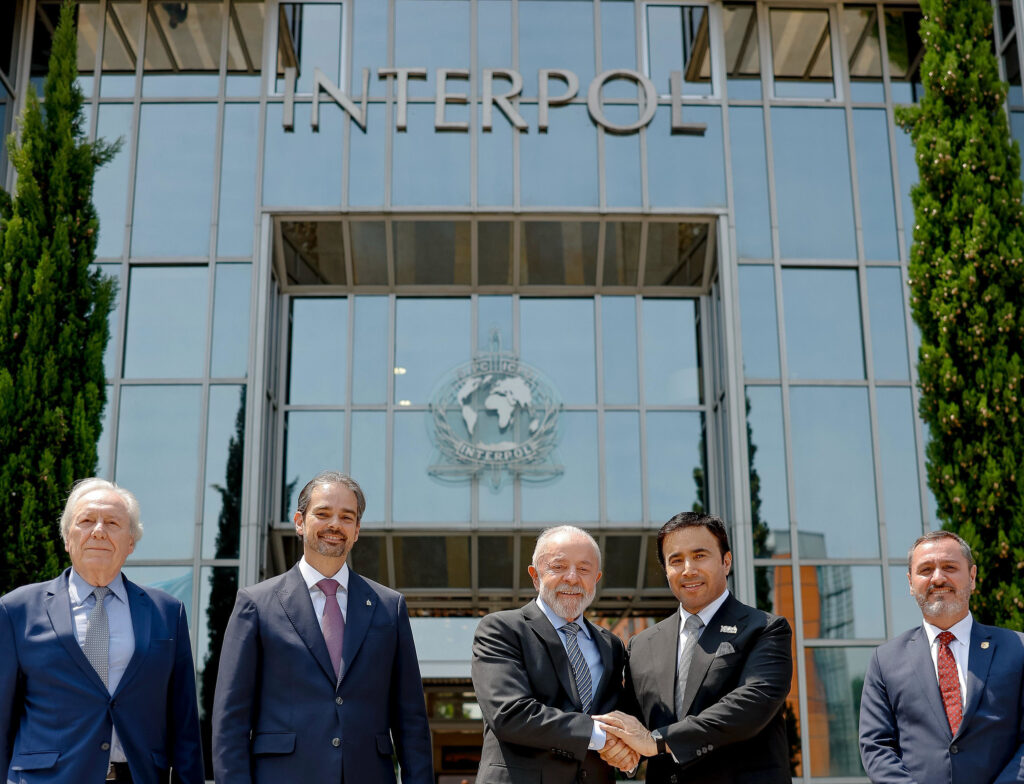 Brasil e Interpol vão ampliar colaboração mútua no combate ao crime