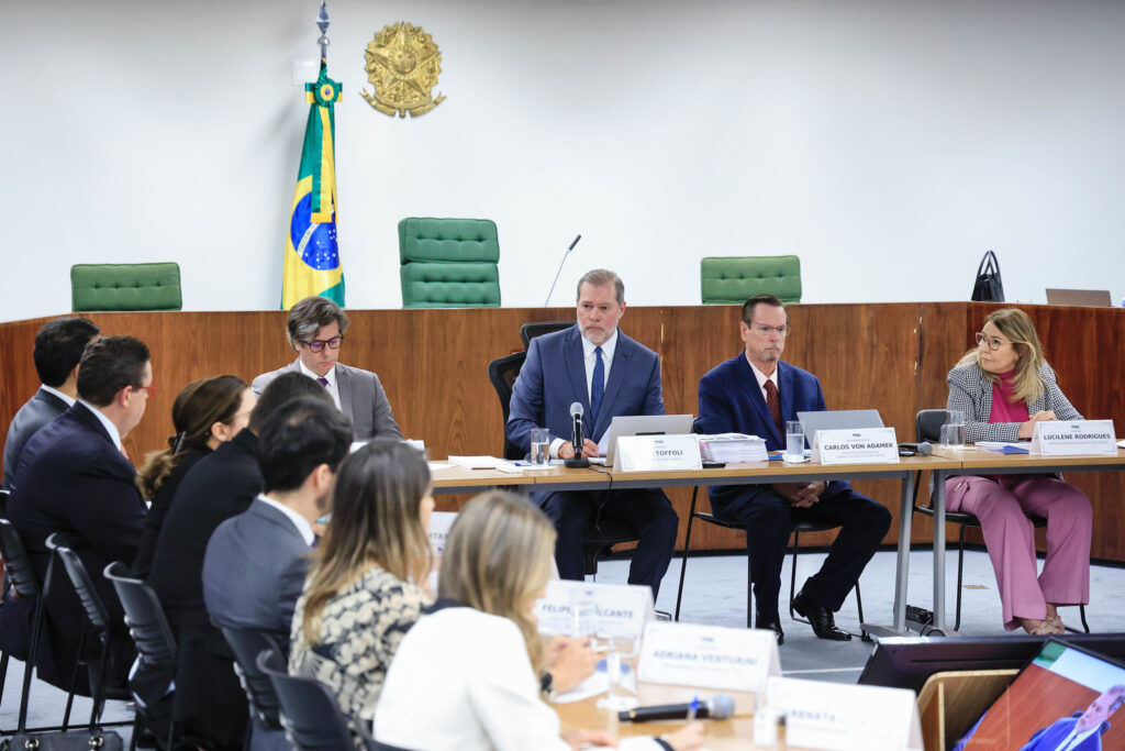 STF dá prazo para INSS e União devolverem valores a vítimas dos descontos