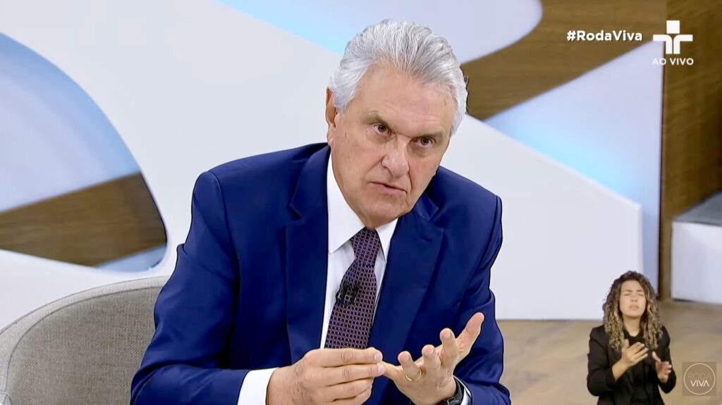 País está à deriva e governo Lula é omisso, diz Caiado no Roda Viva
