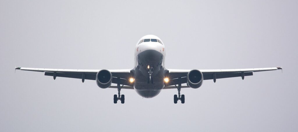 Vishwash Kumar sobrevive a queda de avião na Índia e contraria estatísticas