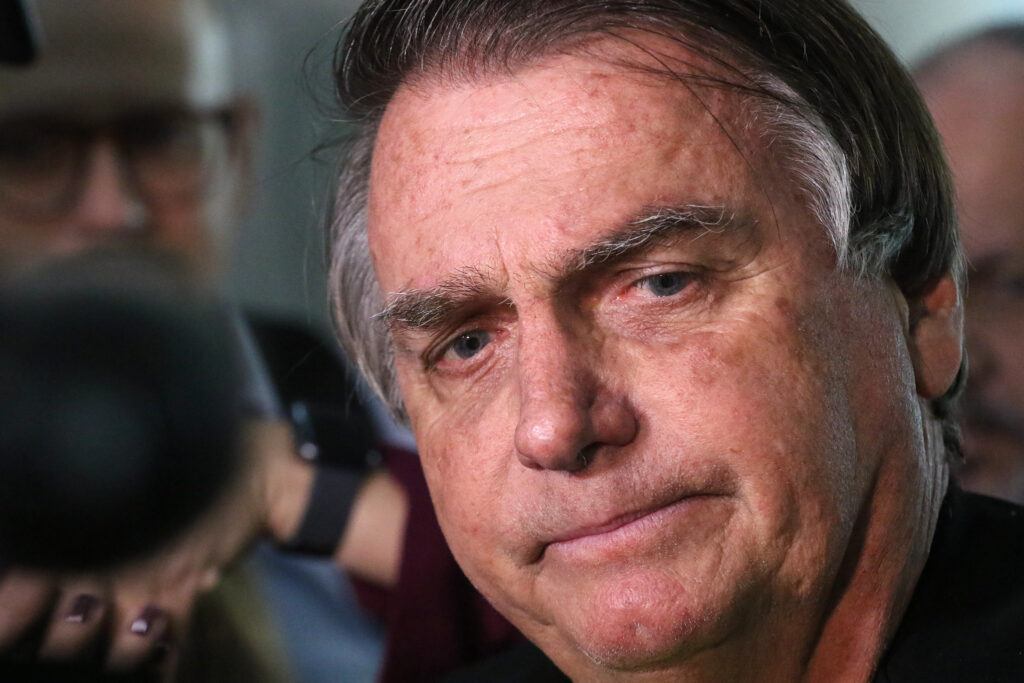 Bolsonaro confessa extorsão? Moraes vê crime em ligação entre anistia e tarifa dos EUA