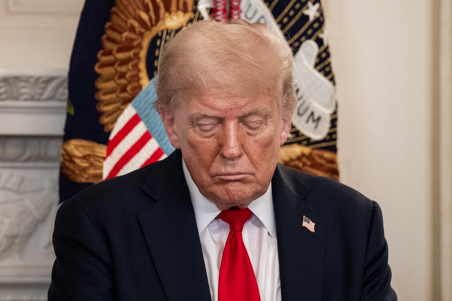 Trump ataca BRICS em evento de cripto: ameaça ‘acabar com o bloco’
