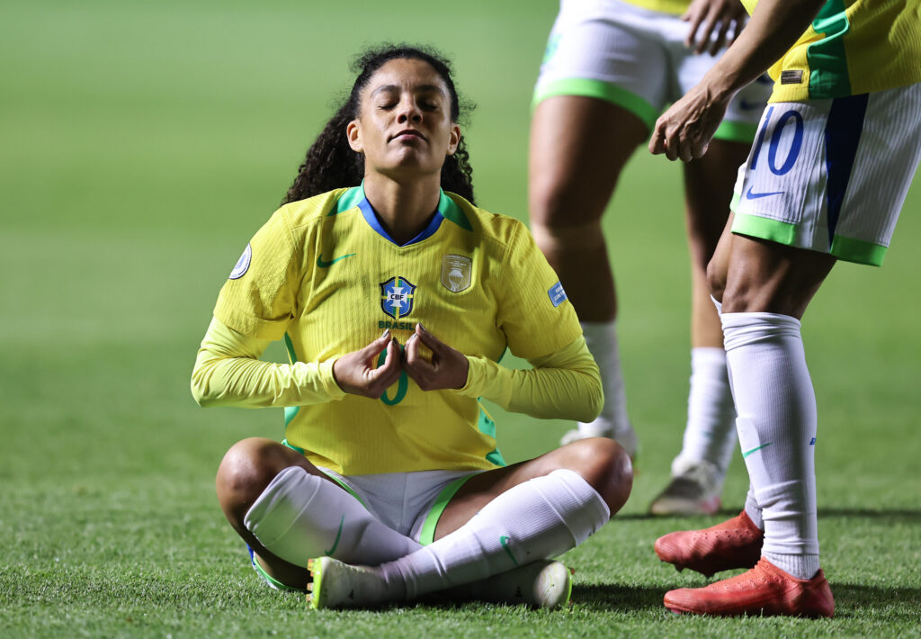 Com brilho de Yasmim, Brasil goleia Paraguai e avança na Copa América