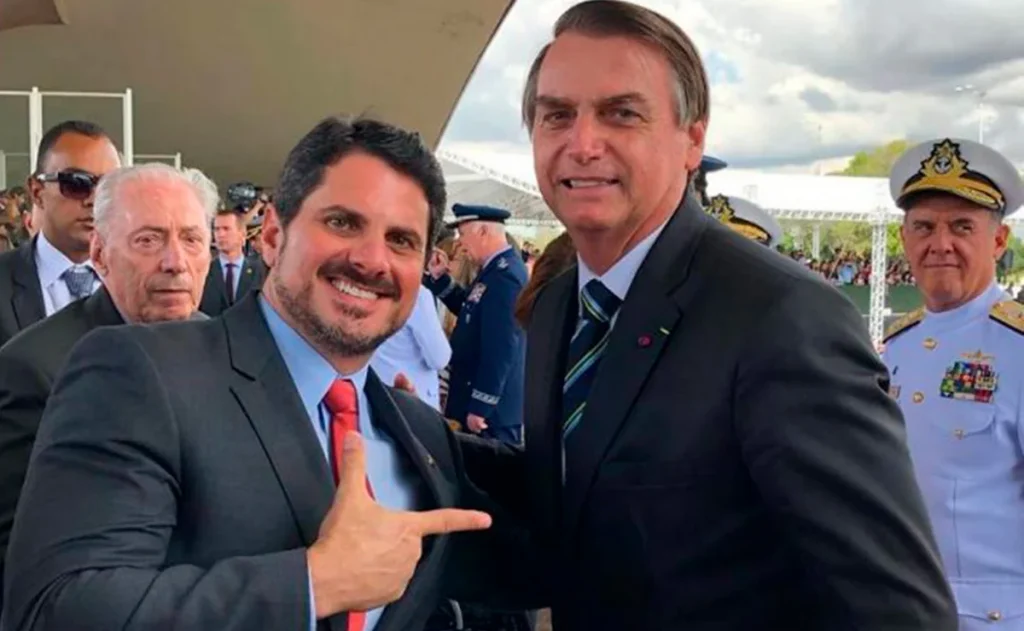 Do Val viaja para os EUA sob investigação do STF