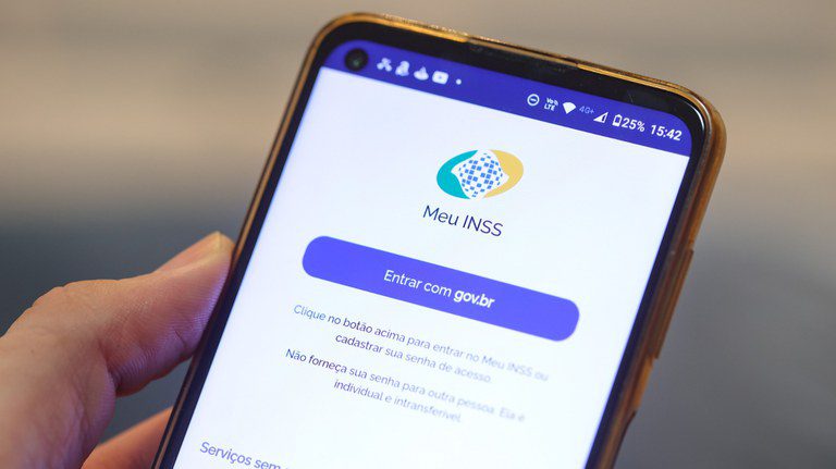 Governo Federal começa pagamento a prejudicados por golpes no INSS