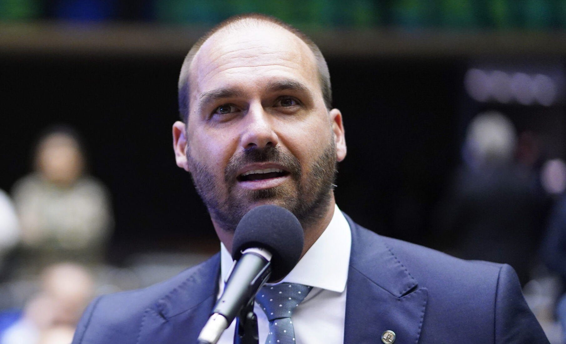 PT pede suspensão de Eduardo Bolsonaro, após fim de licença
