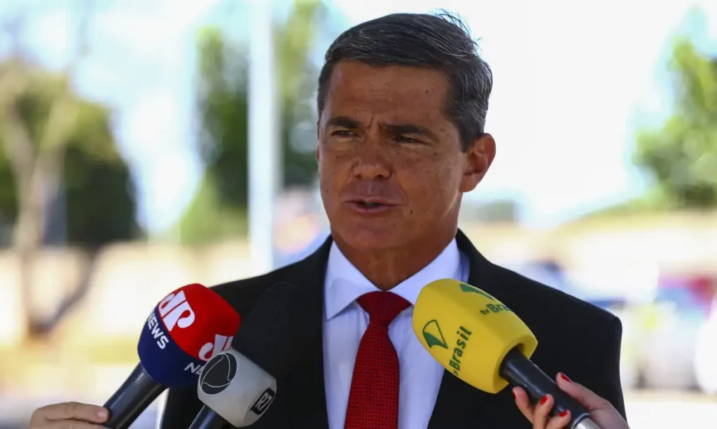 General investigado por trama golpista diz que visitou acampamento como “cidadão”