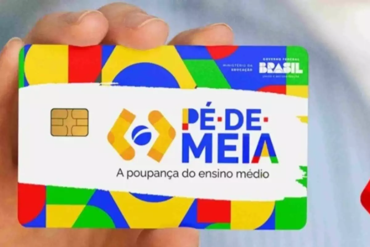 Governo quer universalizar Pé-de-Meia a todos os alunos do ensino médio