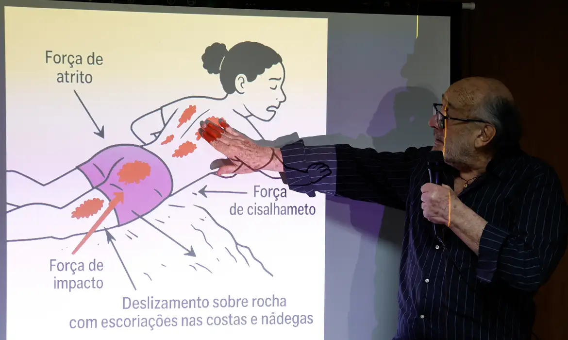 Segundo pericia brasileira Juliana Marins morreu 32 horas após a queda