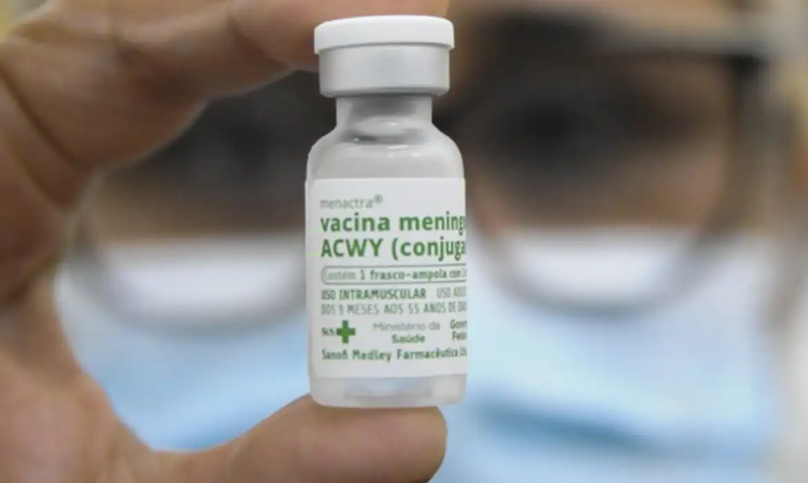 Meningite: entenda como fica vacinação após mudança nas doses