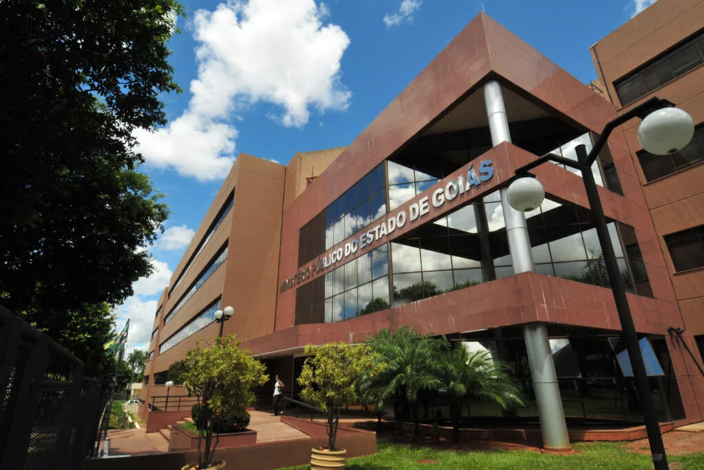 Ministério Público e Justiça de Goiás apuram denúncia contra neurocirurgião