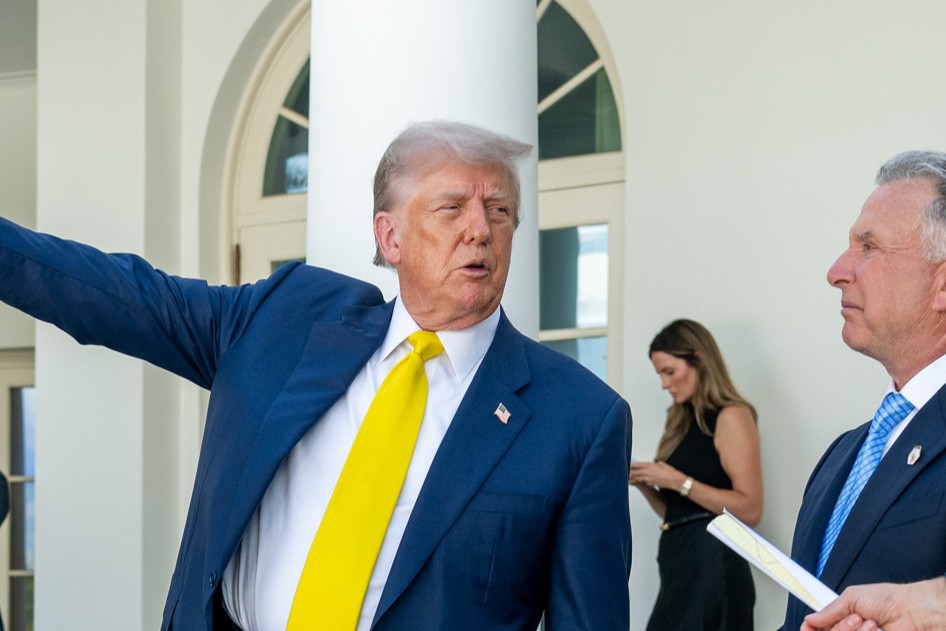 Trump condiciona diálogo com Lula