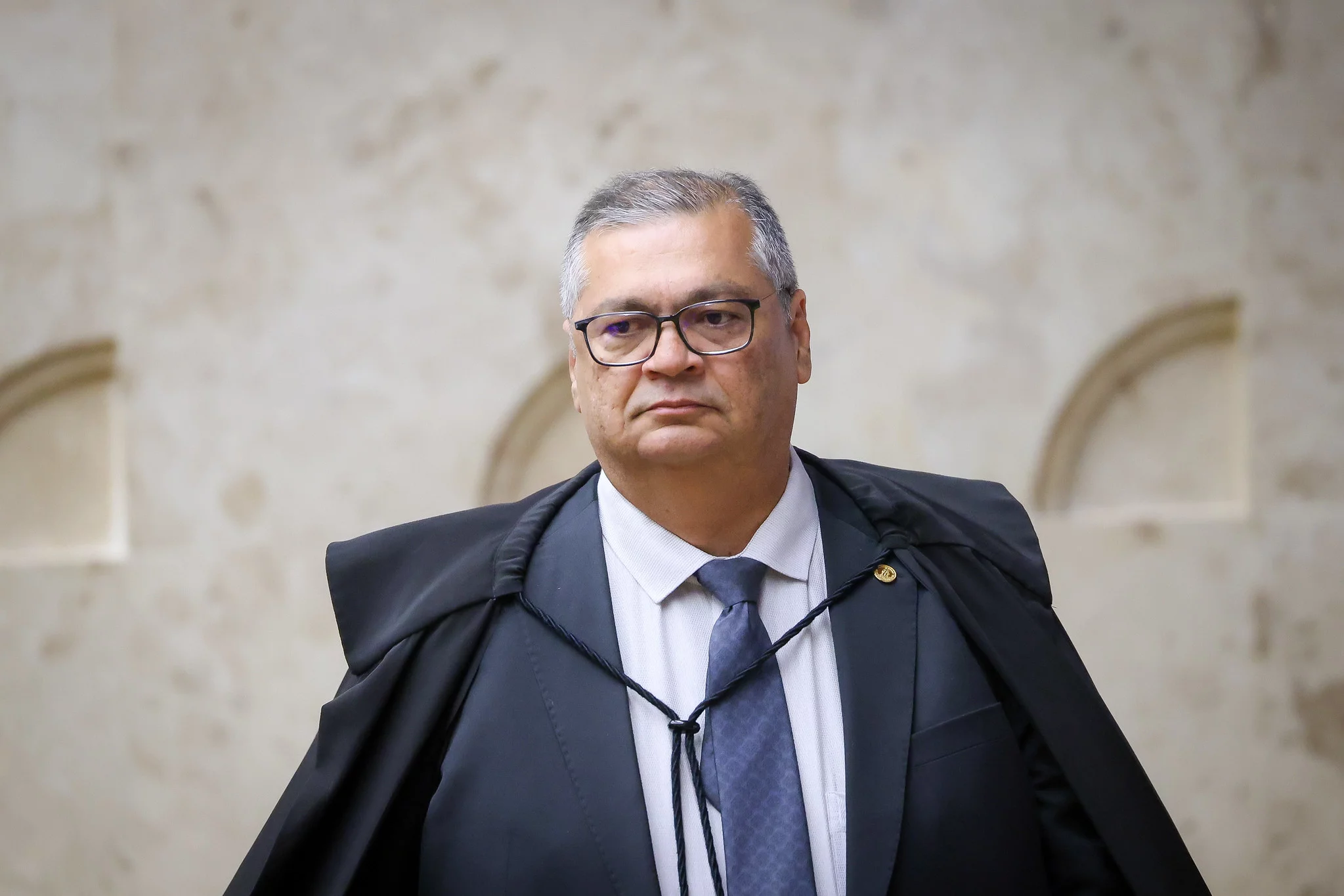Dino manda PF investigar R$ 694 mi em emendas parlamentares suspeitas