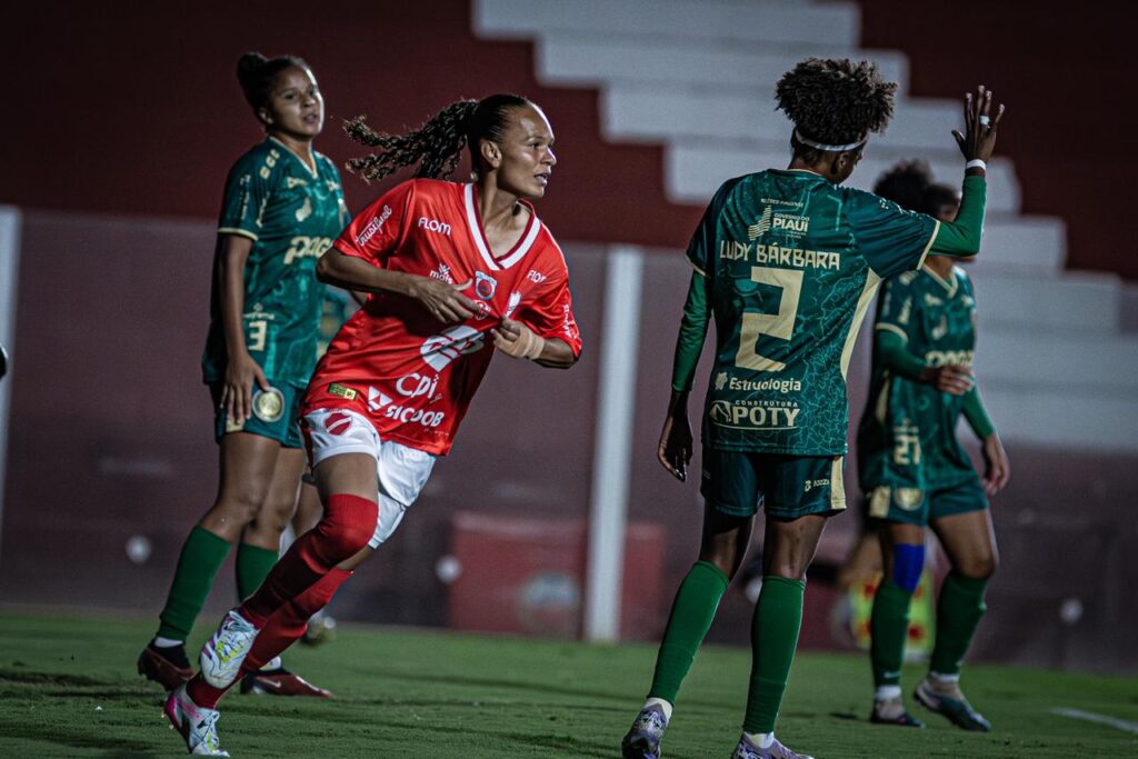 Vila Nova vence ida da final da A3 Feminina: 2-1