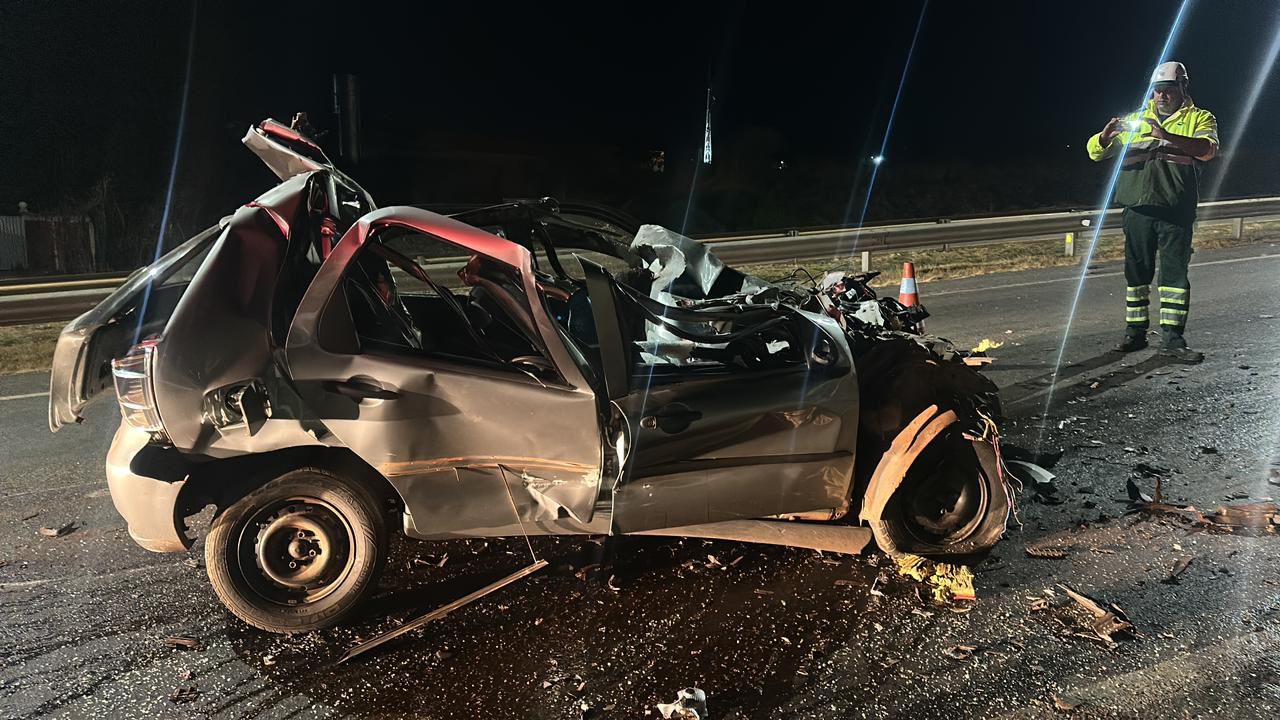 Colisão entre carro e caminhão na BR-153 em Anápolis deixa um morto
