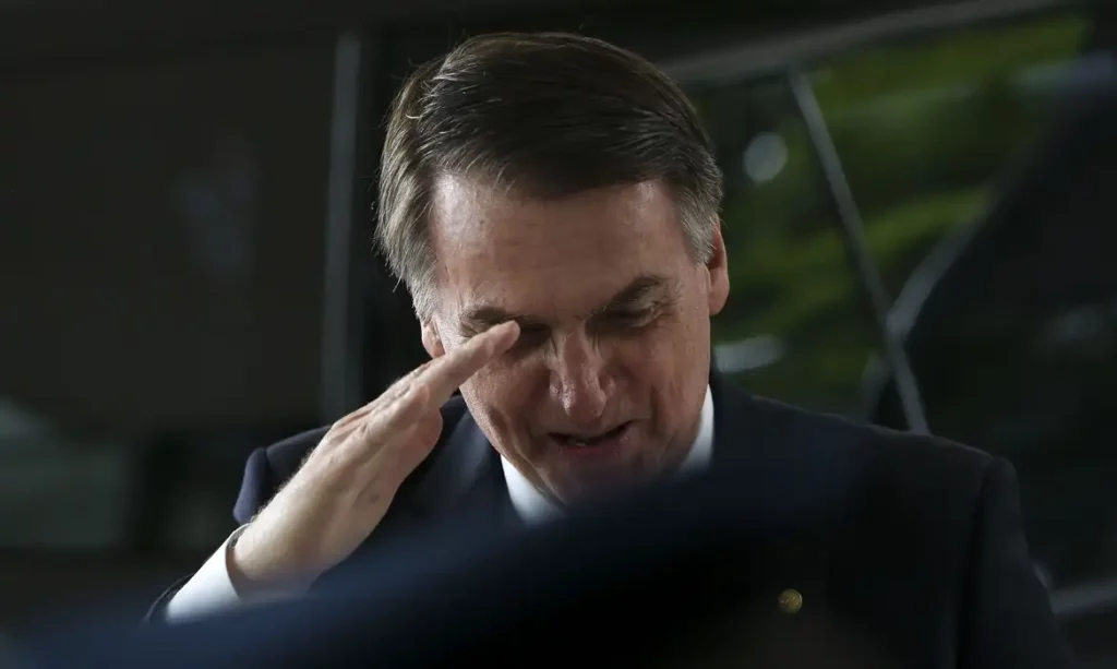 Bolsonaro movimentou R$ 30,5 milhões em um ano, PF vê indícios de lavagem de dinheiro