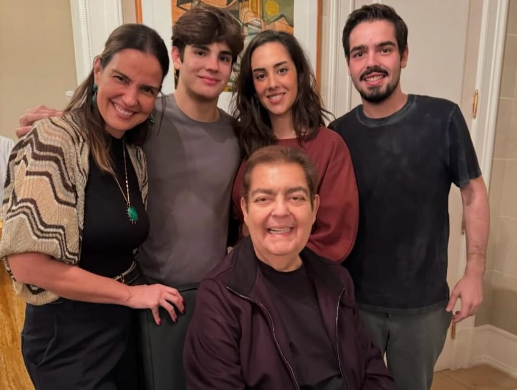 Faustão é internado em São Paulo