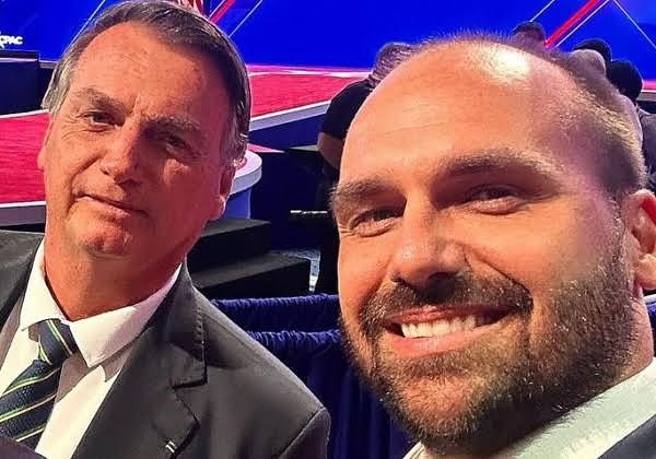 Eduardo Bolsonaro xinga o pai após ser chamado de “imaturo”