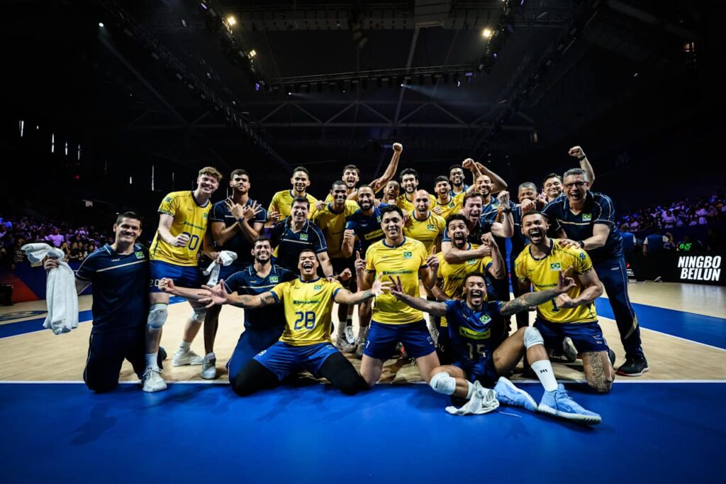 Brasil volta ao pódio da VNL após vitória sobre Eslovênia