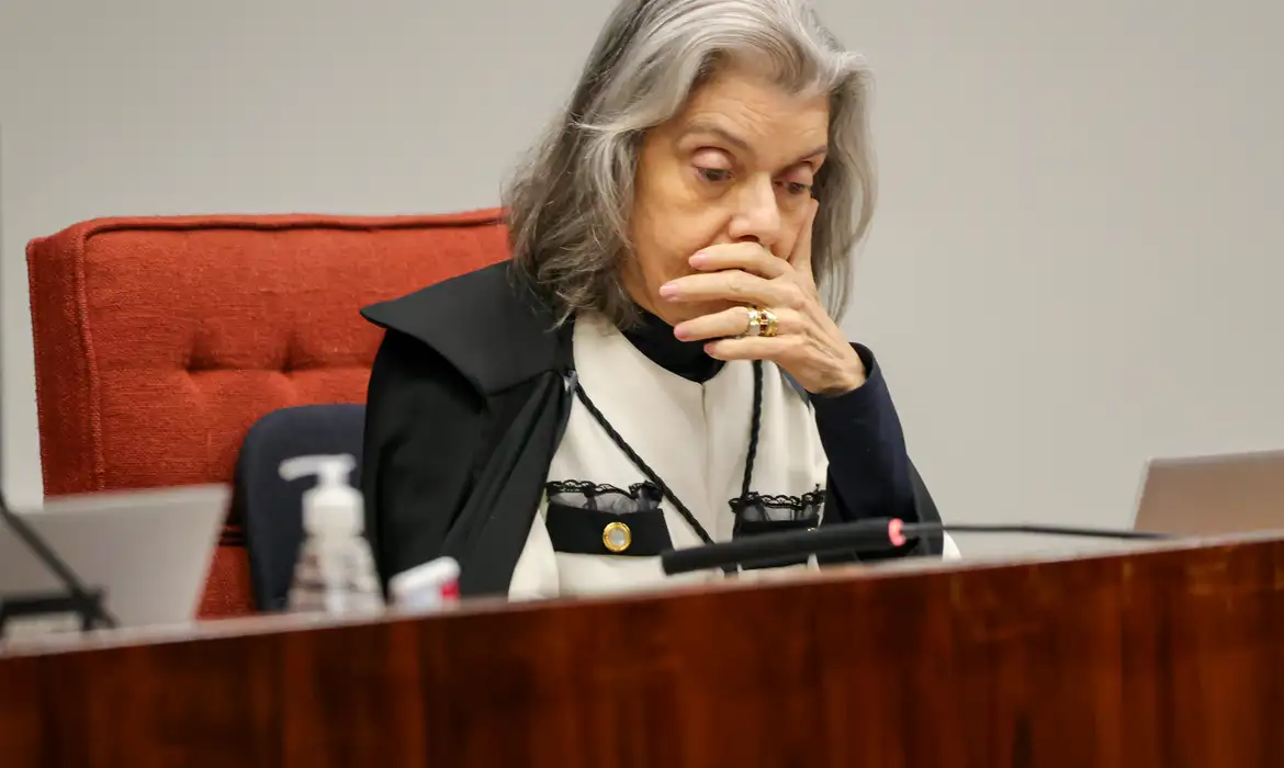 Voto de Cármen Lúcia pode definir condenação de Bolsonaro na Primeira Turma do STF