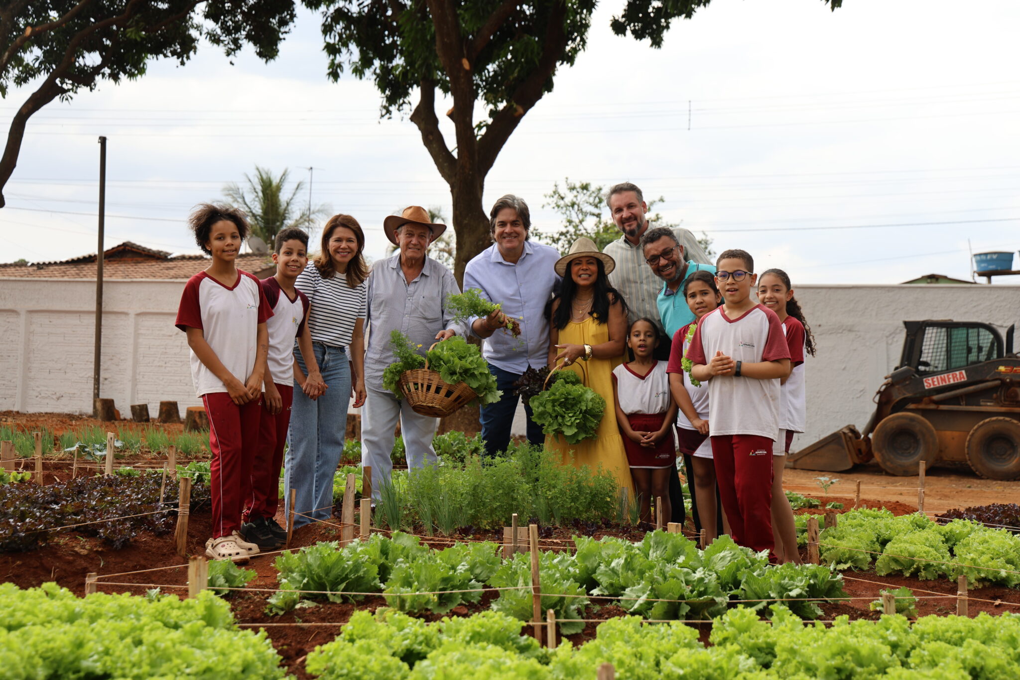 Hortas escolares em Aparecida já garantem alimentos frescos para a merenda