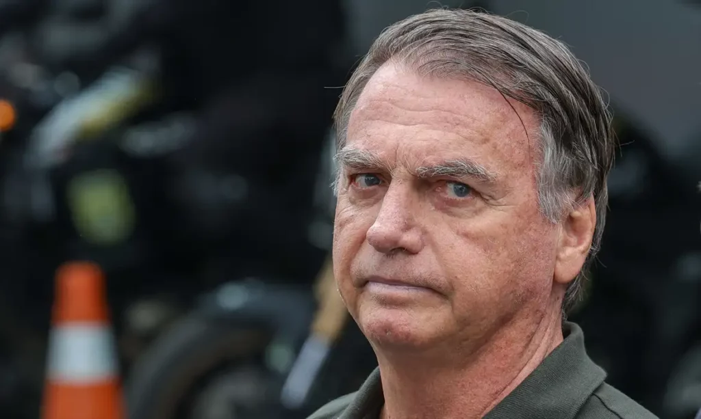 Ex-presidente é levado a hospital com crise de soluço e vômito