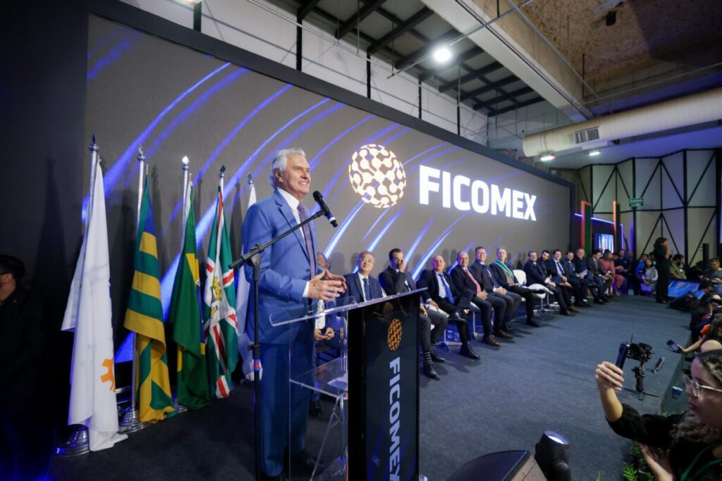 Caiado destaca industrialização goiana na abertura da Ficomex 2025