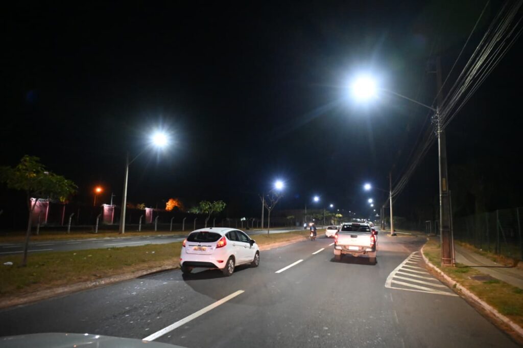 Brilha Goiânia alcança 100 mil lâmpadas de LED