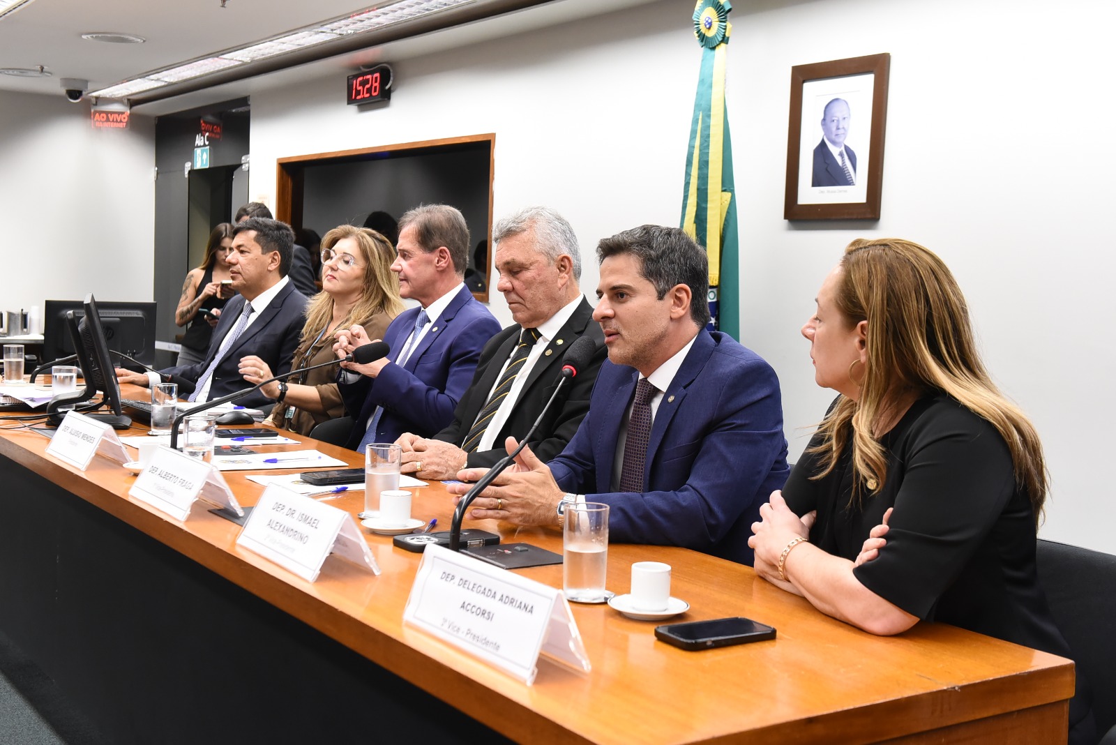 Câmara elege mesa para discutir PEC da Segurança Pública