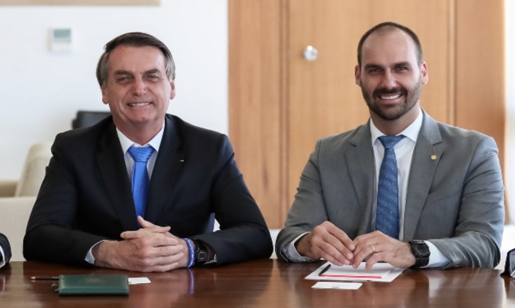 Projeto de anistia do PL quer Bolsonaro elegível em 2026 e Eduardo perdoado