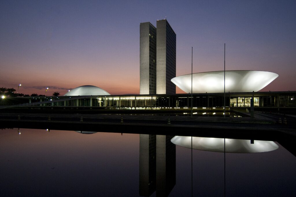 Governo ganha fôlego fiscal com nova regra para precatórios