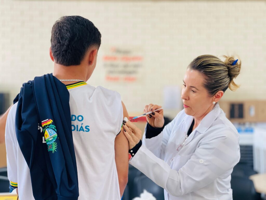 Goiânia terá 28 postos de vacinação abertos neste sábado (6); veja onde se imunizar