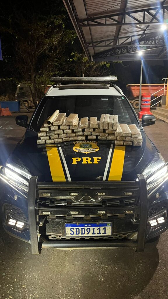 PRF apreende 52 kg de maconha em fiscalização na BR-060, em Rio Verde