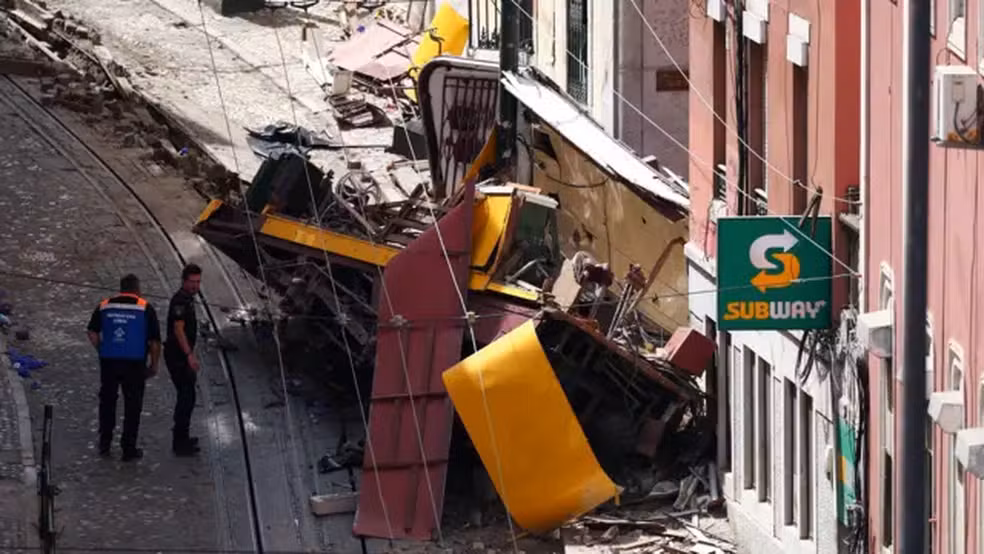 Descarrilamento em Lisboa deixa 17 mortos e 21 feridos