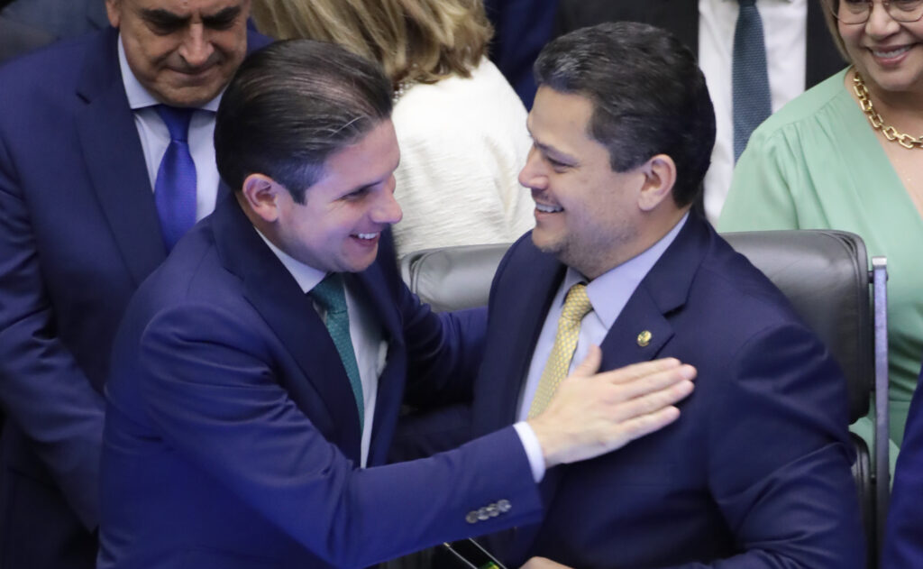 Falam em Deus, mas fazem o diabo na política