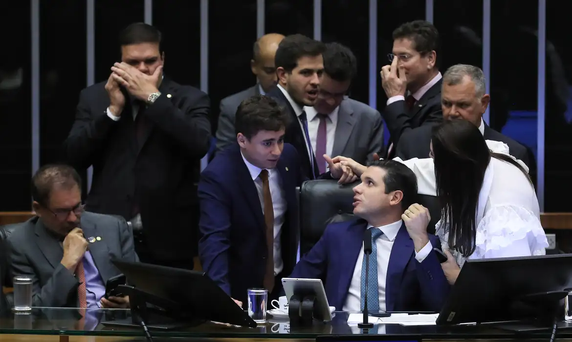 PEC da Blindagem: Câmara volta atrás e mantém voto secreto