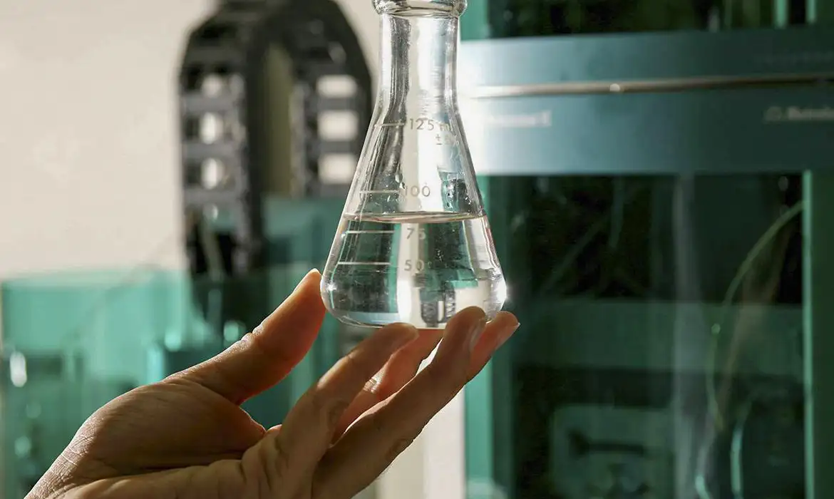 Metanol: o que é e por que é tão perigoso para a saúde humana