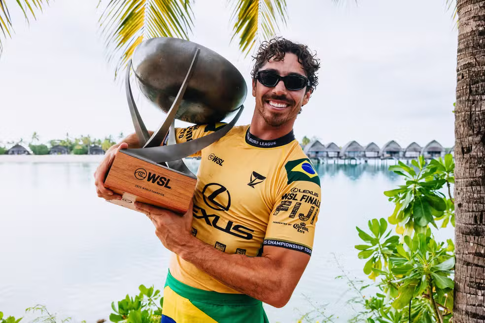 Brasil domina surfe: Yago Dora é o oitavo campeão em 11 anos